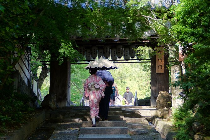 Kyoto: Gion and Geisha District Walking Tour - The Power Stone at Yasui-Konpiragu