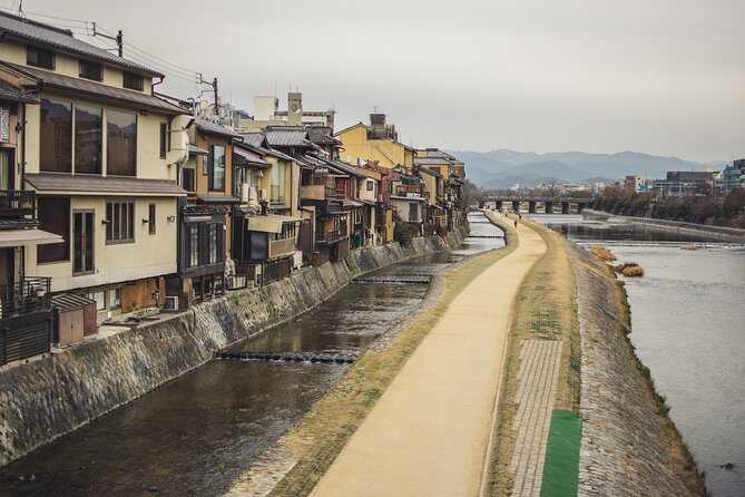 Kyoto Gion Cultural Walk & Geisha Show with Dining Options - Kennin-ji and Zenkyo-an, a quieter side of Gion