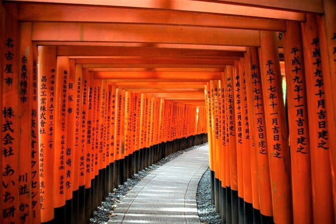 Kyoto Gion Early Morning Walking Tour - Yasaka Shrine closes the loop