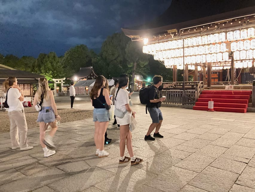 Kyoto: Gion Evening Walk with Hidden Gems, Geisha & Sake - Ninenzaka’s sloping stone street