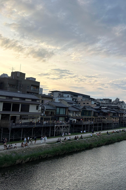Kyoto: Gion & Geisha district evening tour - Miyagawacho: a quieter look at Kyoto’s traditional districts