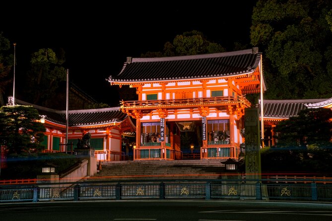 Kyoto: Gion Geisha District & Sake-in-Hand Walking Tour - Sake in hand, with sensible expectations