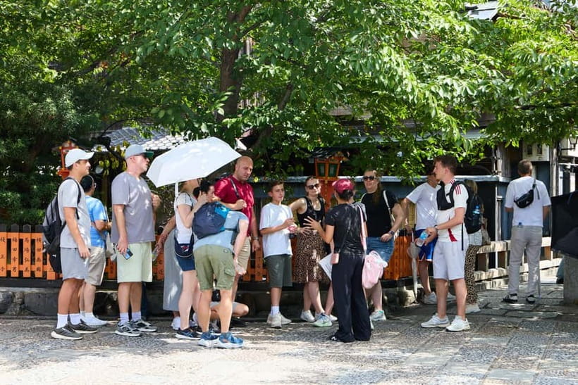 Kyoto: Gion Geisha District Walking Tour and Hidden Gems - Finishing at Kiyomizu-dera’s Niomon Gate