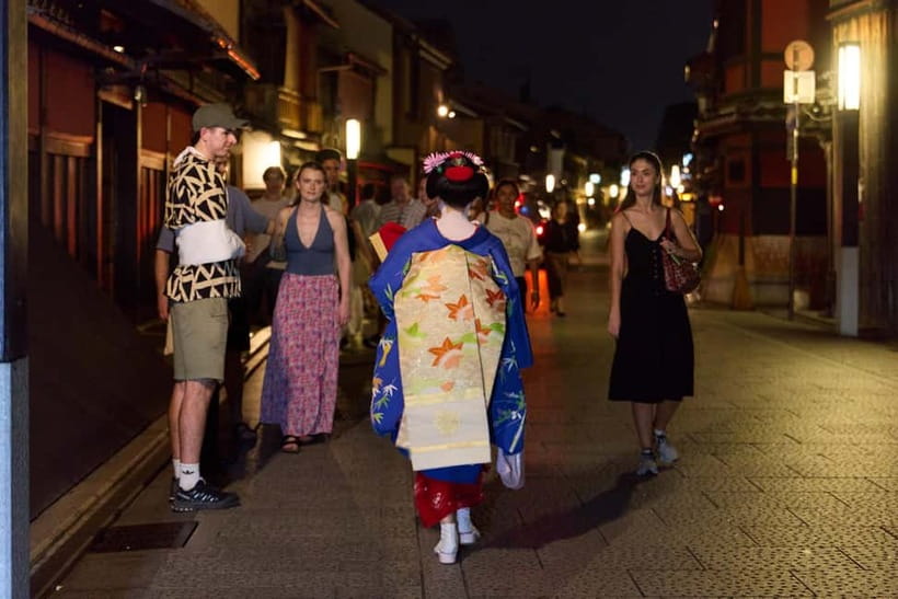 Kyoto: Gion Geisha District Walking Tour - Stories of Geisha - Why this nighttime walk works in Kyoto