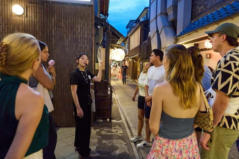 Kyoto: Gion Geisha District Walking Tour - Stories of Geisha - Pontocho Alley and Kyoto’s evening lanes