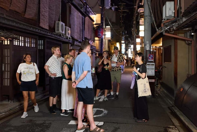 Kyoto: Gion Geisha District Walking Tour - Stories of Geisha - Izumo-no-Okuni and the roots of kabuki