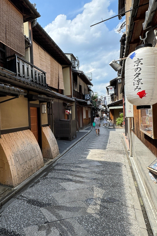 Kyoto: Gion Geisha District & Yasaka Shrine Walking Tour - Shirakawa Canal, willow trees, and quiet Kyoto details