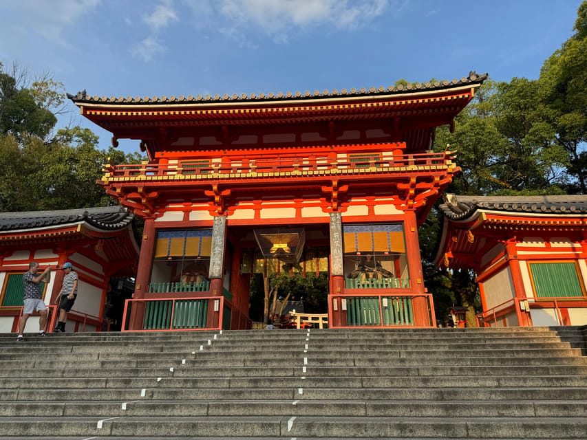 Kyoto: Gion Geisha District & Yasaka Shrine Walking Tour - Who should book this Gion walk