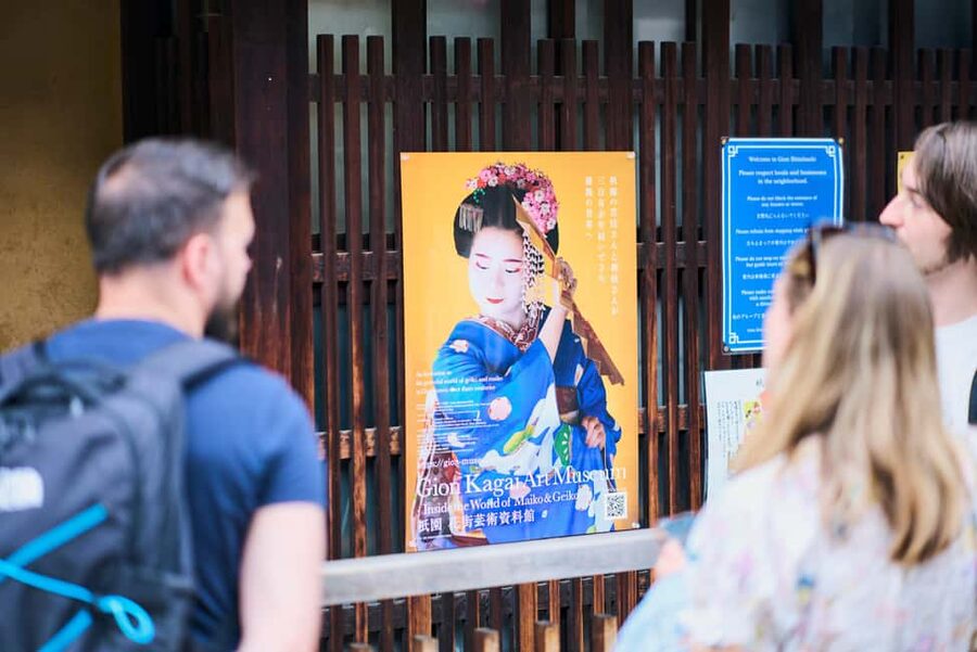 Kyoto: Gion Hidden Gems & Geisha Culture Tour - Yasaka Shrine and Kyoto’s public face