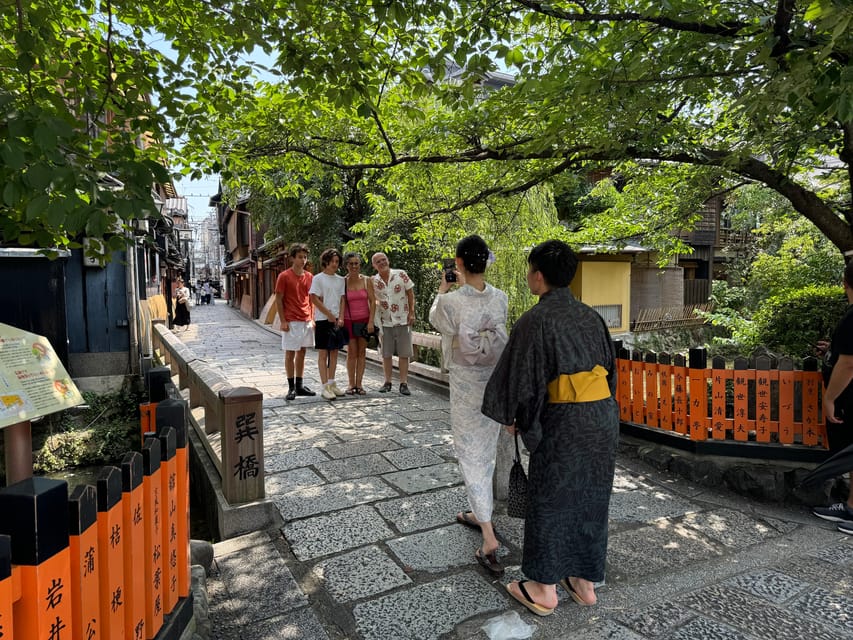 Kyoto: Gion Highlights & Hidden Treasures Guided Tour - A one-hour lunch break in Gion