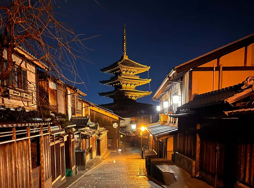 Kyoto: Gion Magical Night Walking Tour with Geisha Trivia - Why Gion is better after sunset