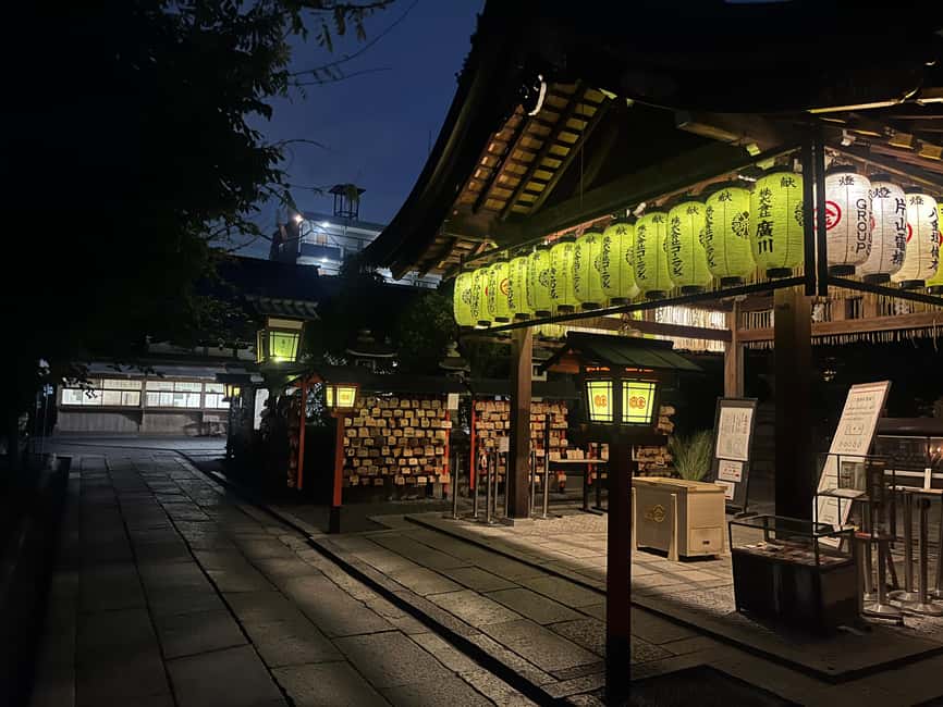 Kyoto: Gion Magical Night Walking Tour with Geisha Trivia - Who will enjoy this walk most