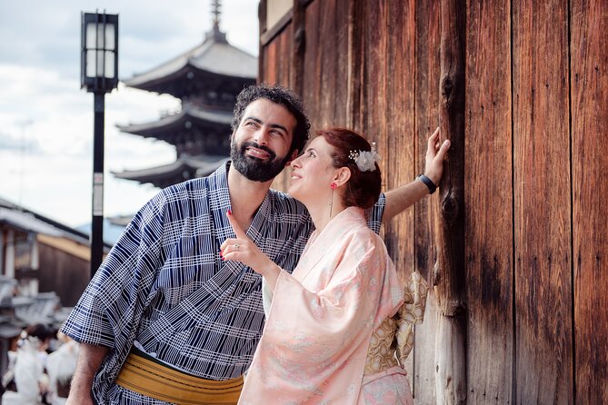Kyoto Gion Photoshoot - Private Session | Pro Photographer - Walking Through Gion’s Traditional Streets