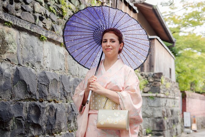 Kyoto Gion Photoshoot - Private Session | Pro Photographer - Posing Help for Camera-Shy People