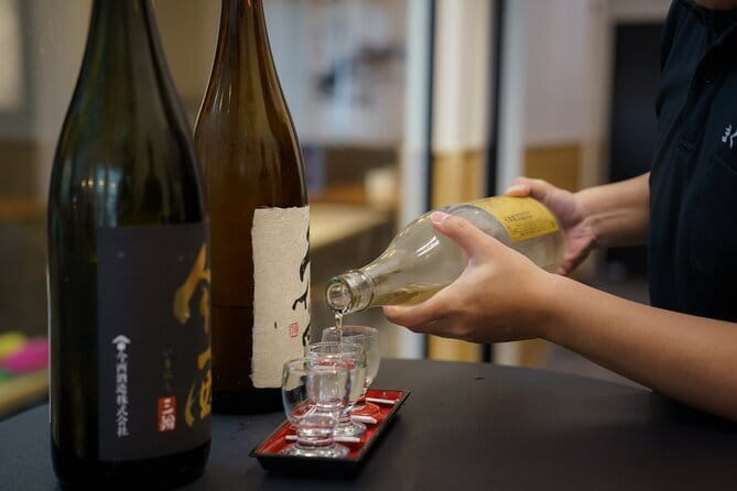 Kyoto: Gion & Pontocho Food Tour with 13 Dishes - Pontocho brings food and nightlife together