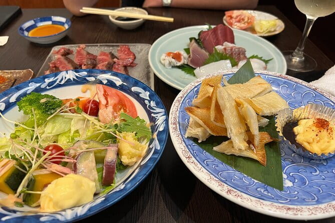 Kyoto: Gion & Pontocho Food Tour with 13 Dishes - Walking Shirakawa Lane for 30 minutes
