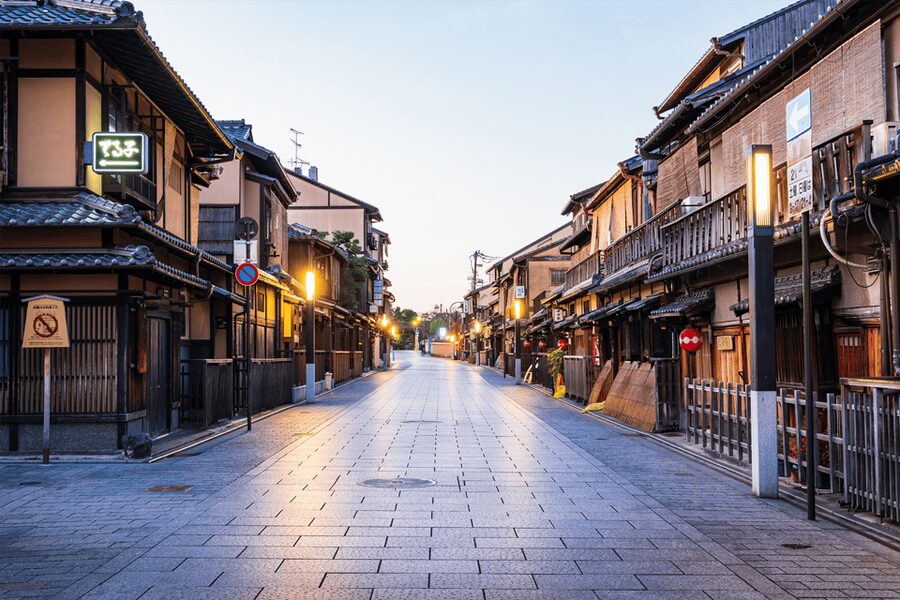 Kyoto: Gion Walking Tour - The Kamo River, statues, and Sanjo Ohashi
