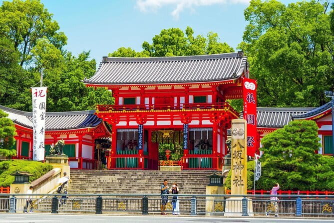 Kyoto: Gion Walking Tour for First-Time Visitors - Starting in Gion at Kyoto Tourist Lounge