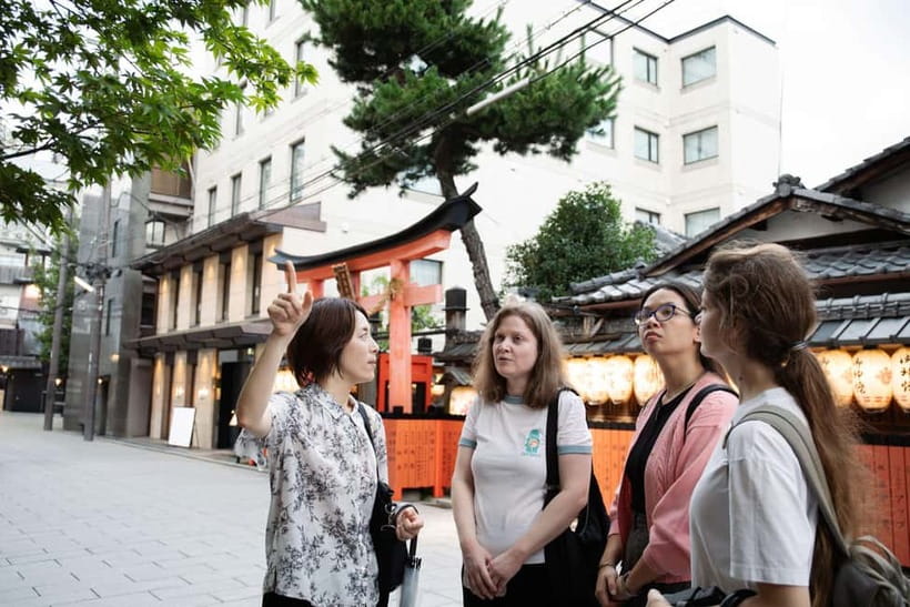 Kyoto: Gion World of the Geisha Guided Walking Tour - Gion Corner and the final part of the route