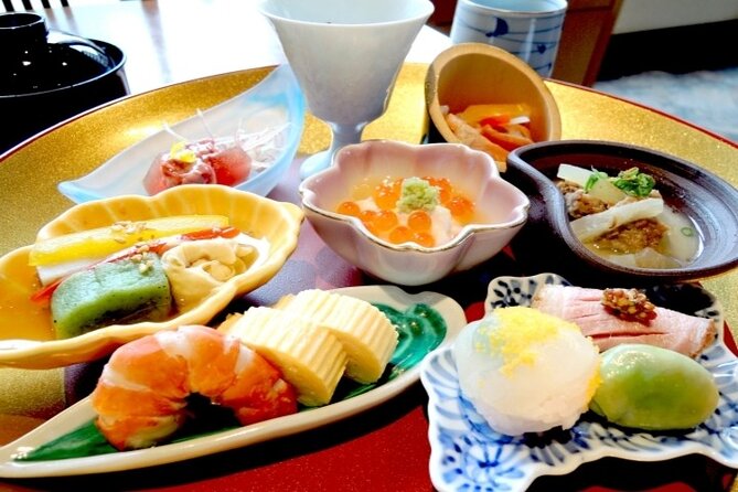Kyoto: Guided Food Tour with 12 Dishes & 3 Drinks - Why Twelve Dishes Make This More Than Dinner