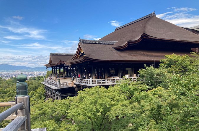 Kyoto Guided Walking Tour Highlight of Kiyomizu & Fushimi Inari - Sanjusangendo’s hall of 1,001 statues