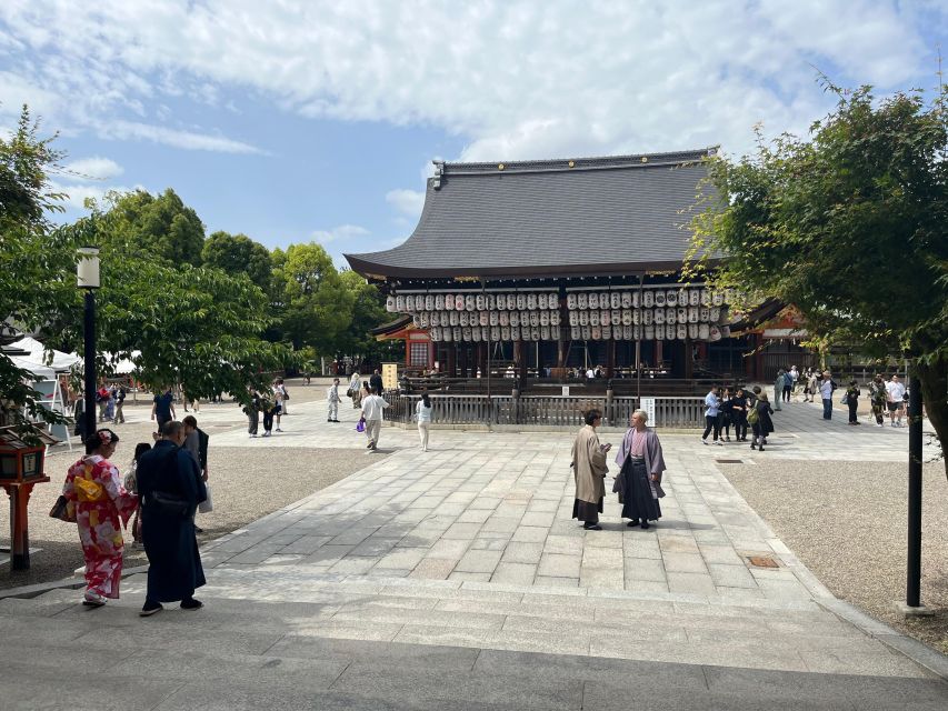 Kyoto: Half-Day Private Guided Tour to the Old Town of Gion - Hanamikoji Street and the kyomachiya houses