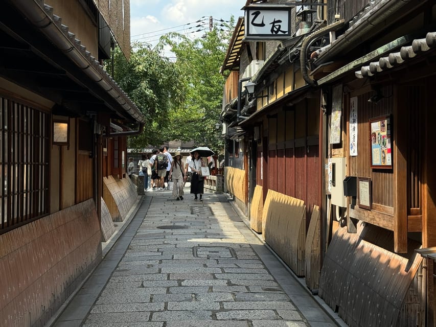 Kyoto: Half-Day Private Tour Gion Geisha District & Kiyomizu - Gion, where wooden houses still shape the streets