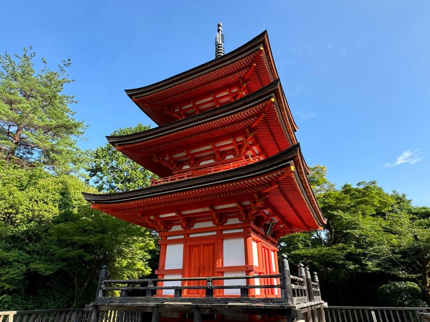 Kyoto: Half-Day Private Tour Gion Geisha District & Kiyomizu - Yasaka Shrine and 1,400 years of Shinto tradition