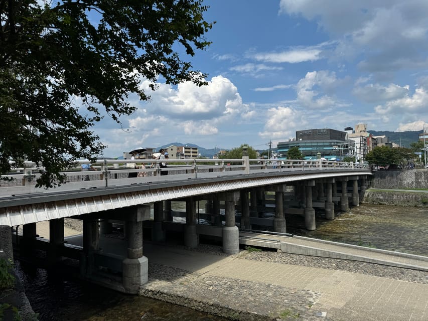 Kyoto: Half-Day Private Tour Gion Geisha District & Kiyomizu - Yasaka Pagoda, the classic Higashiyama view
