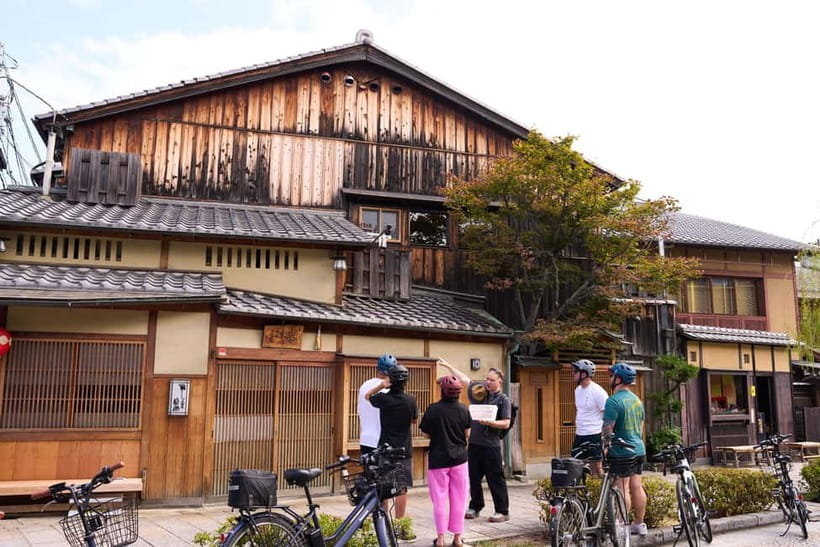 Kyoto: Hidden Gems E-Bike Tour Through Backstreets & Temples - The guides make the route personal