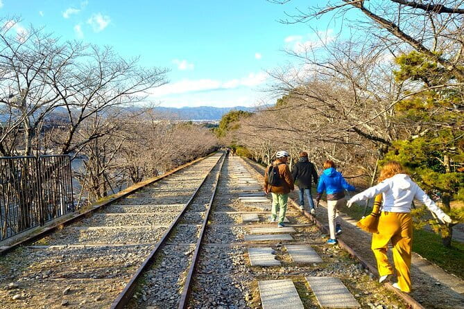 Kyoto: Higashiyama Slow Cycling Tour along the quiet waterfront - Meeting at Demachiyanagi Station