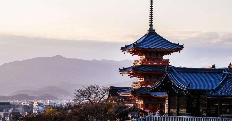 Kyoto: Historic Higashiyama Walking Tour - Key points at a glance