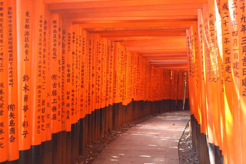 Kyoto: Immersive Arashiyama & Fushimi Inari by Private Car - Tenryu-ji and the first look at Arashiyama