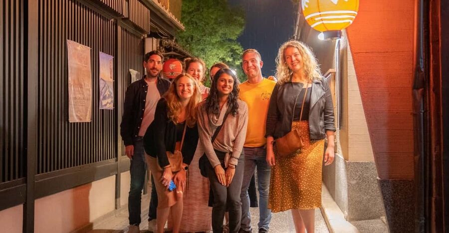 Kyoto: Izakaya Bars Guided Walking Tour - Moving from Kawaramachi into Kiyamachi