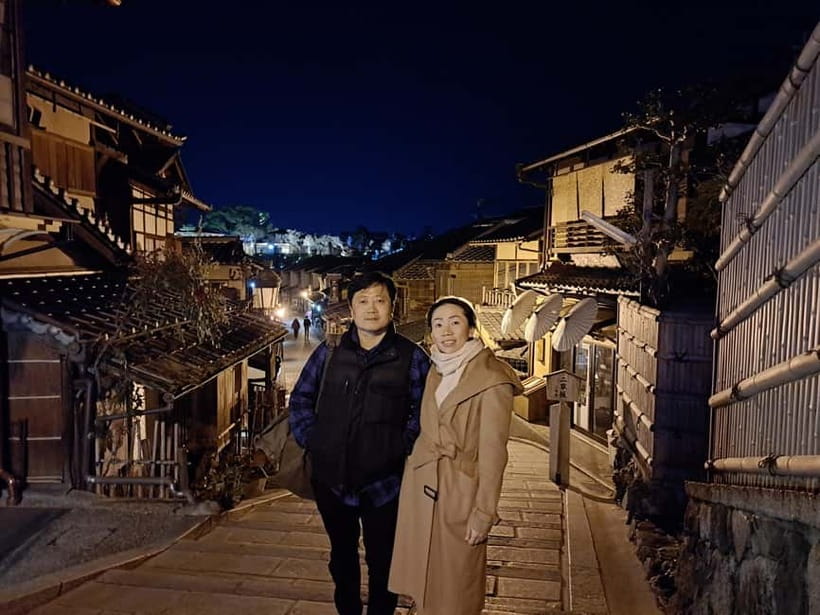 Kyoto: Izakaya Nightlife Tour with Local Guide - Pontocho: a narrow lane with serious atmosphere