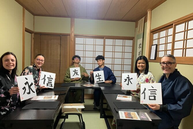 Kyoto: Japanese Calligraphy Class in 150 years old townhouse - A quiet art lesson near Kyoto’s busiest lanes