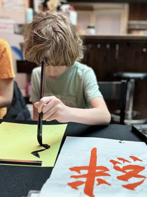 Kyoto: Japanese Calligraphy Workshop - A quiet gallery finish and time for photos