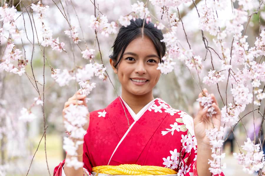 Kyoto Kimono Professional Photoshoot - Learning to move and pose in kimono