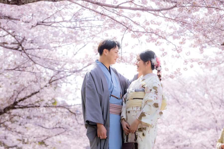 Kyoto Kimono Professional Photoshoot - Taking a taxi to the photo location