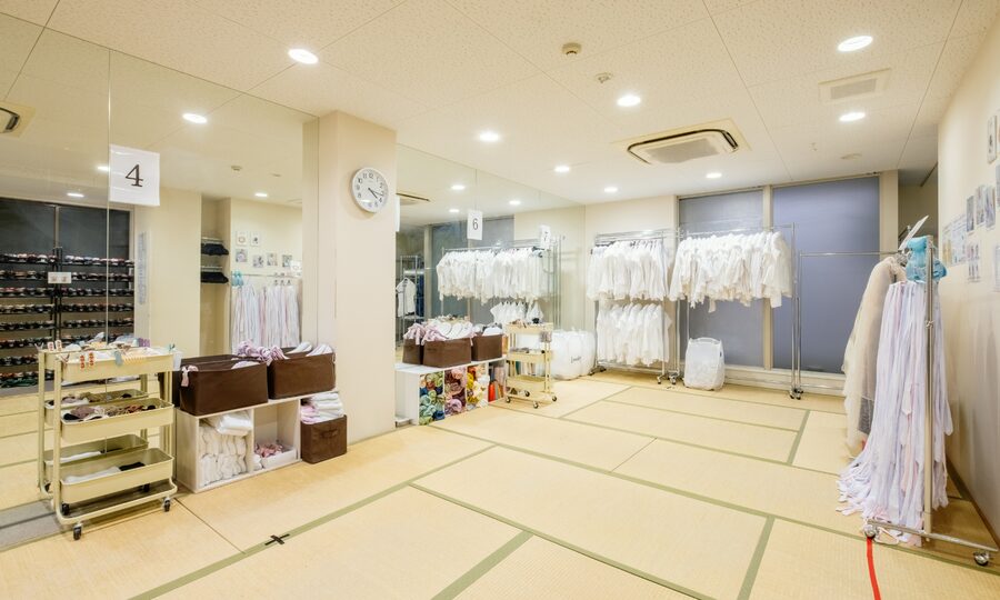 Kyoto: Kimono Rental in Gion Provided by RikaWafuku - Service, communication, and group size