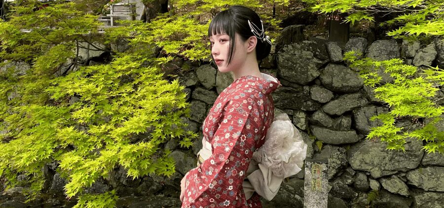 Kyoto: Kimono Rental in Gion Provided by RikaWafuku - Choosing from 400 kimonos and yukata