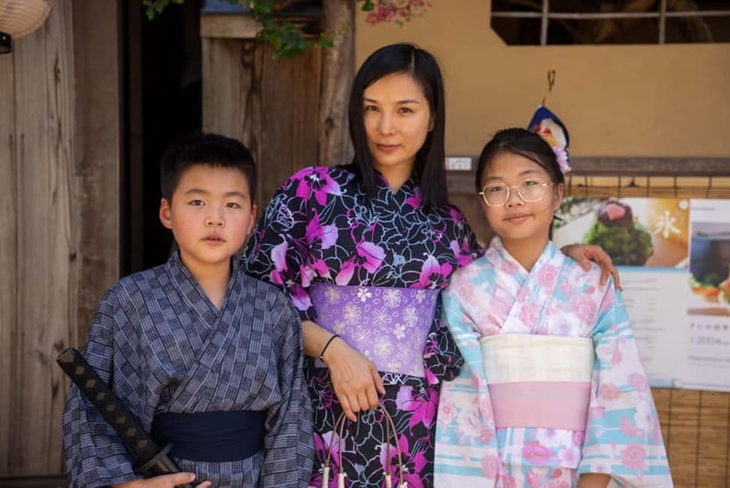 Kyoto Kimono Rental mimosa｜Kimono/Yukata Rental Family Plan - Service, languages, and the family experience