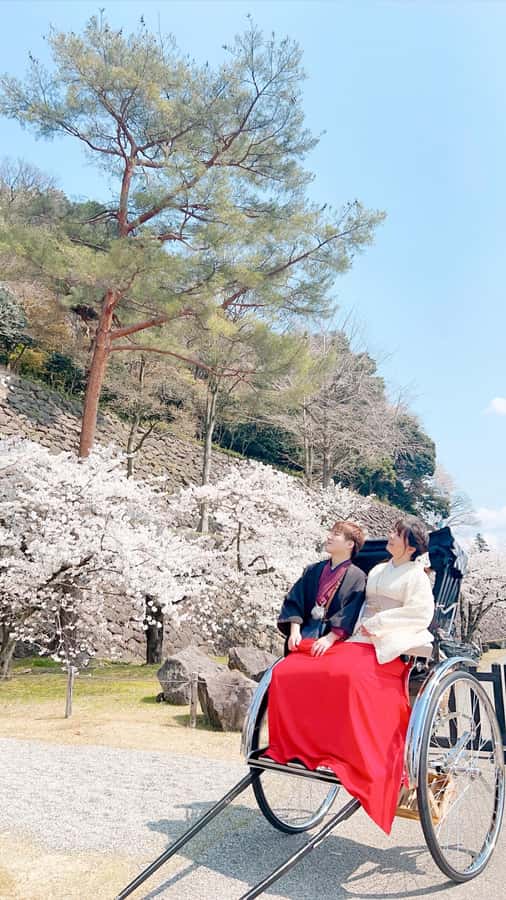 Kyoto: Kimono Rental Traditional Experience at Wargo in Gion - Choosing a kimono at Wargo
