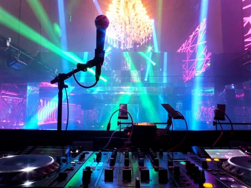 Kyoto: KITSUNE Nightclub Admission Ticket with Drink - Drinks and the Real Value of the Low Price