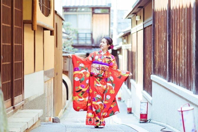 Kyoto Kiyomizudera Kimono Dressing with Hairstyle | Photoshoot - Gion and the old lanes near Kiyomizudera
