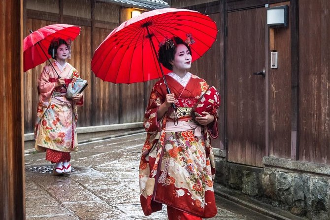 Kyoto Like a Local: Private & Personalized Experience (3 hrs) - Nishiki Market: food with a cultural lesson