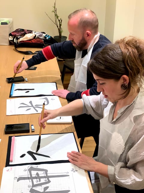 Kyoto: Local Home Visit and Japanese Calligraphy Class - Who should book this experience?