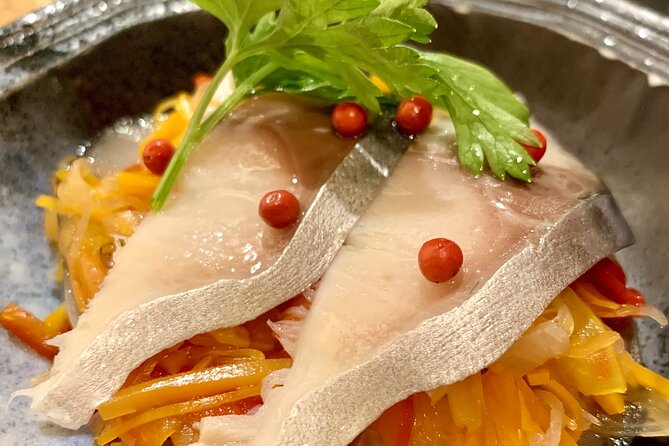 Kyoto Luxury Sake, Whisky and Cocktail Tour - Gion streets, Minami-za, and old Kyoto after dark
