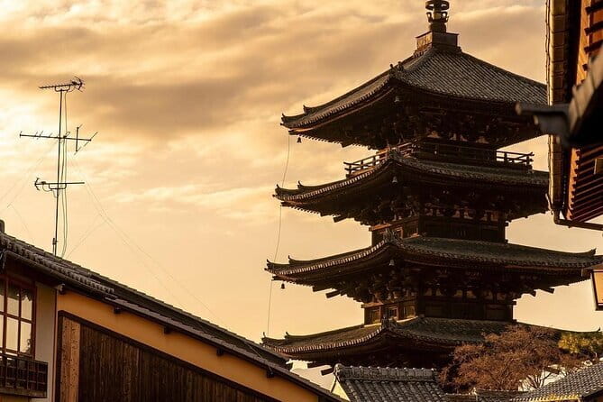 Kyoto Magical Night English Tour: Gion & Fushimi Inari Shrine - Nene-no-Michi and a slower stretch