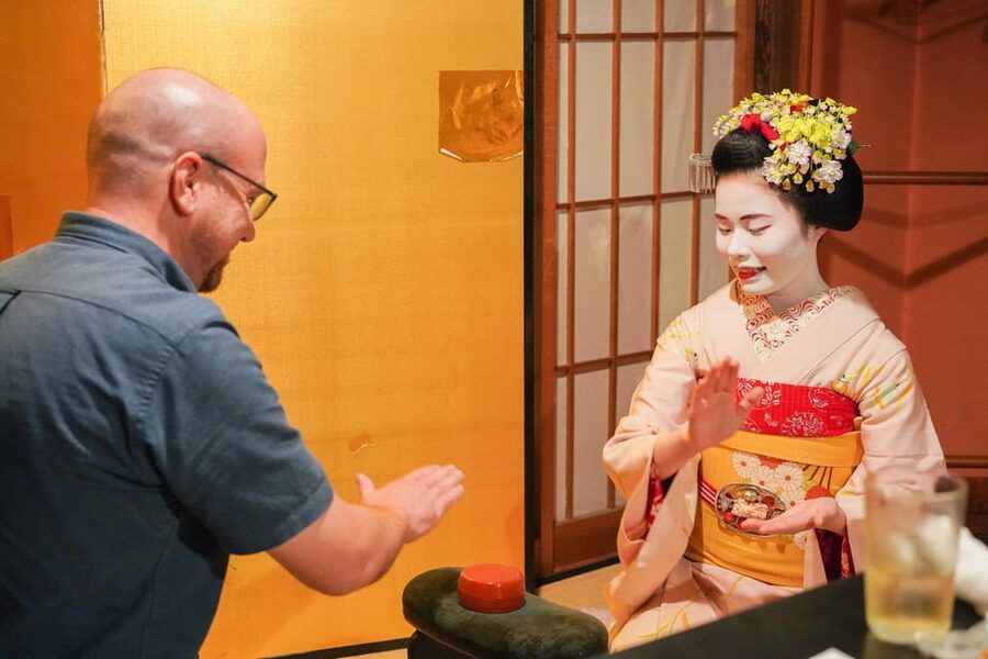 Kyoto: Maiko Dinner in Traditional Restaurant and Tour - Key points to know before booking